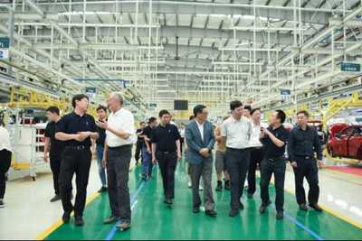 汽車評價研究院專家團走進哪吒汽車